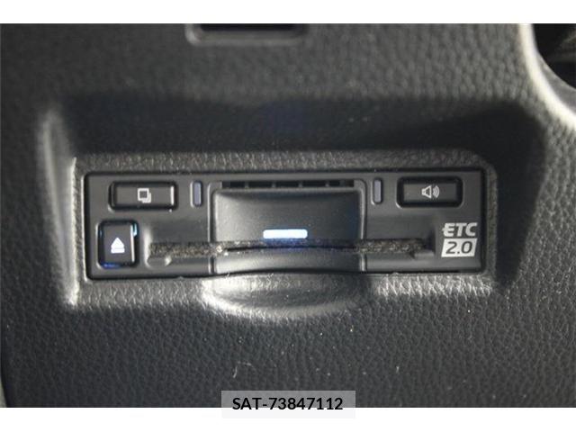 Toyota NOAH HYBRID 2022-03 6910431-3