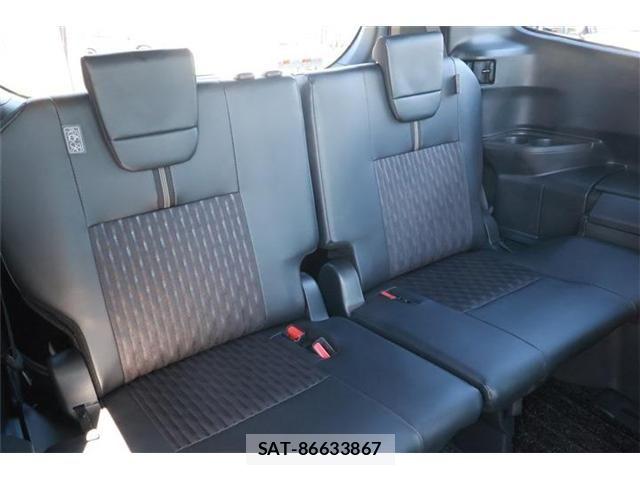 Toyota NOAH HYBRID 2023-05 7251763-12