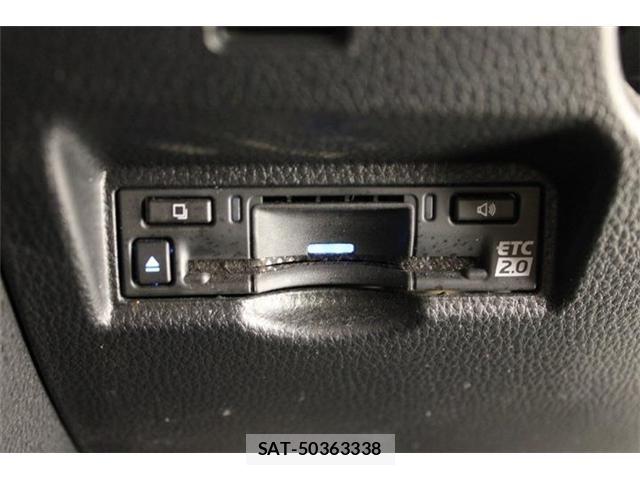 Toyota NOAH HYBRID 2022-07 7328984-4