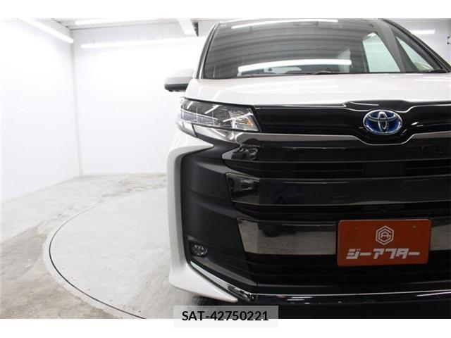 Toyota NOAH HYBRID 2022-05 7391047-10