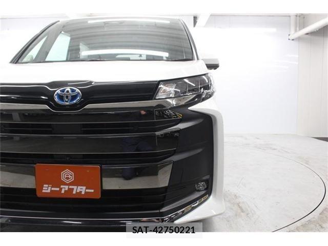 Toyota NOAH HYBRID 2022-05 7391047-13