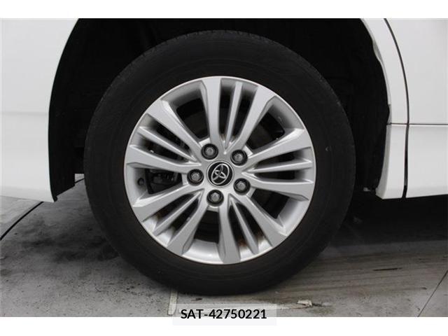 Toyota NOAH HYBRID 2022-05 7391047-25