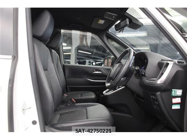 Toyota NOAH HYBRID 2022-05 7391047-28