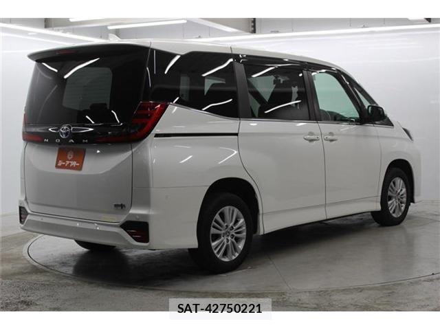 Toyota NOAH HYBRID 2022-05 7391047-4