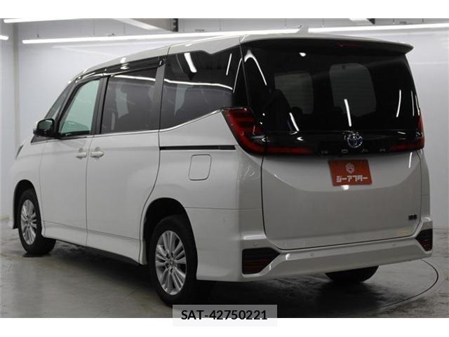 Toyota NOAH HYBRID 2022-05 7391047-6