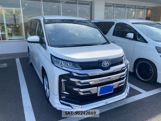Toyota NOAH HYBRID 2023-06 7456400-0