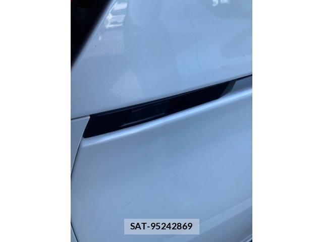 Toyota NOAH HYBRID 2023-06 7456400-13