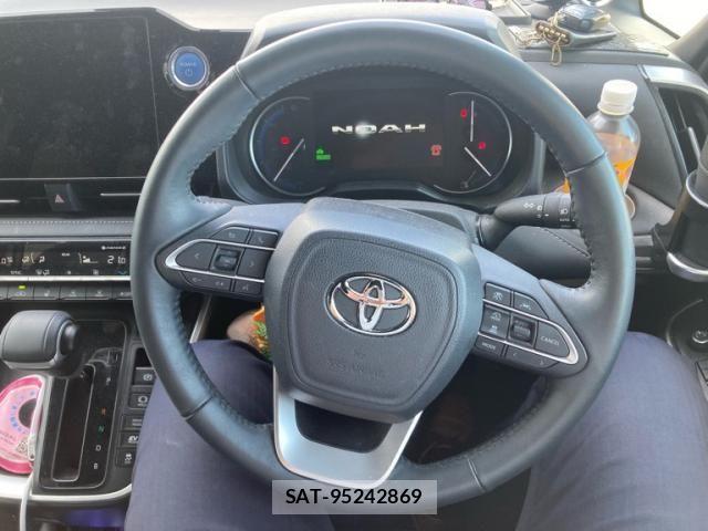 Toyota NOAH HYBRID 2023-06 7456400-19