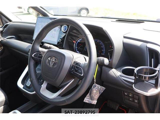 Toyota NOAH HYBRID 2023-07 7456398-9