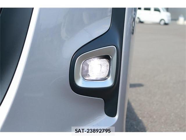 Toyota NOAH HYBRID 2023-07 7456398-15