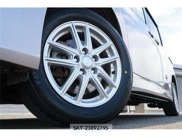 Toyota NOAH HYBRID 2023-07 7456398-16