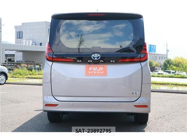 Toyota NOAH HYBRID 2023-07 7456398-18
