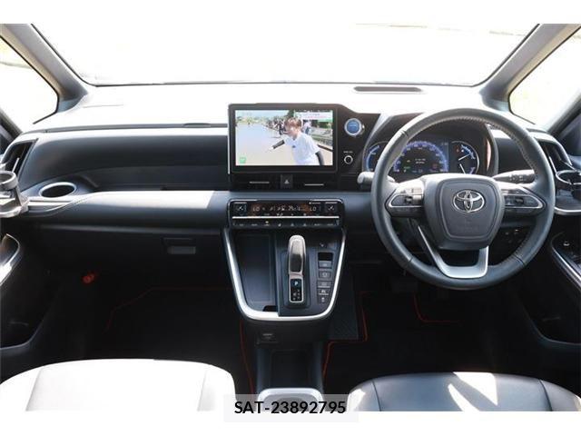 Toyota NOAH HYBRID 2023-07 7456398-1
