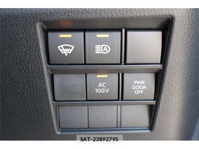 Toyota NOAH HYBRID 2023-07 7456398-7