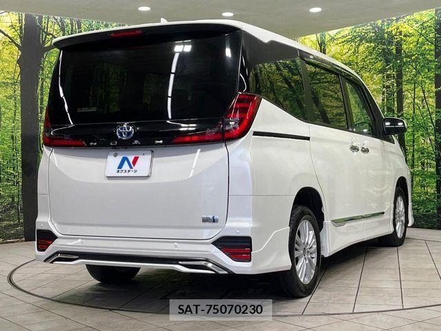 Toyota NOAH HYBRID 2023-10 7501949-17