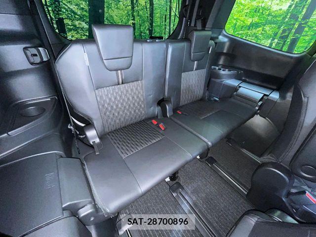 Toyota NOAH HYBRID 2023-04 7618810-9