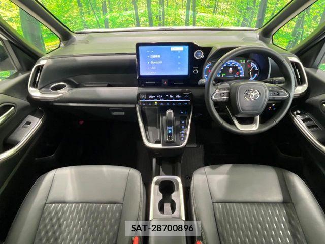 Toyota NOAH HYBRID 2023-04 7618810-1