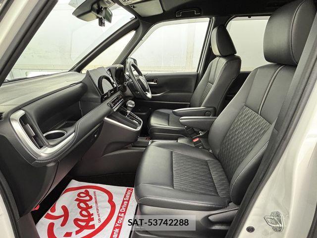 Toyota NOAH HYBRID 2023-08 7787772-12