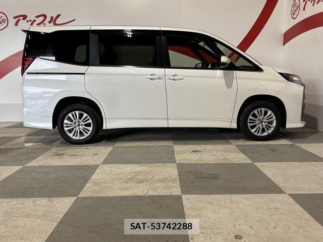 Toyota NOAH HYBRID 2023-08 7787772-3