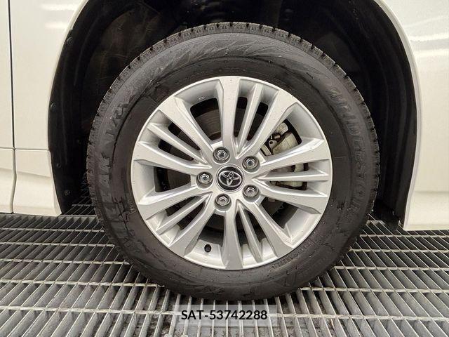 Toyota NOAH HYBRID 2023-08 7787772-7