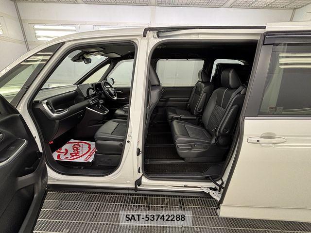 Toyota NOAH HYBRID 2023-08 7787772-8