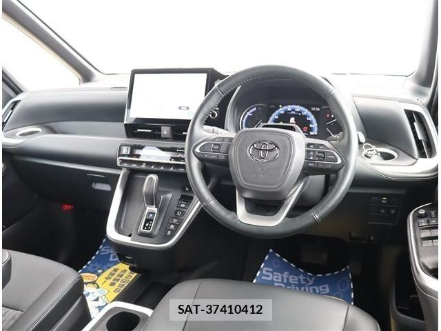 Toyota NOAH HYBRID 2022-07 7787770-1