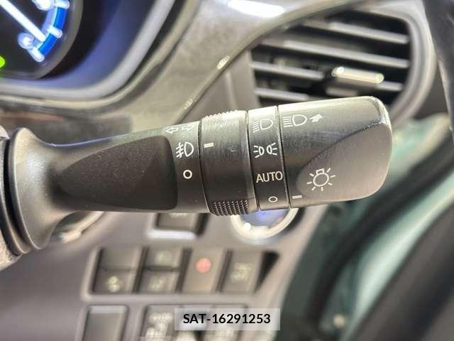 Toyota NOAH HYBRID 2016-07 7963026-11