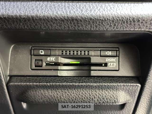 Toyota NOAH HYBRID 2016-07 7963026-17