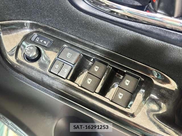 Toyota NOAH HYBRID 2016-07 7963026-18