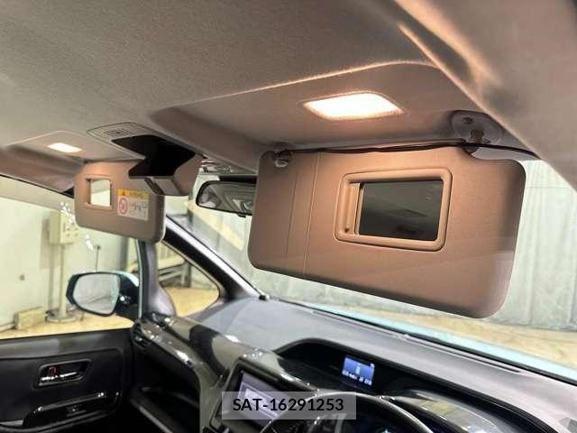 Toyota NOAH HYBRID 2016-07 7963026-29