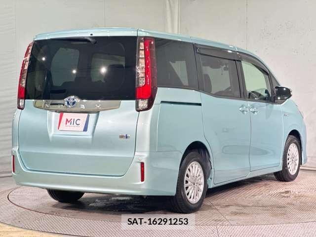 Toyota NOAH HYBRID 2016-07 7963026-4