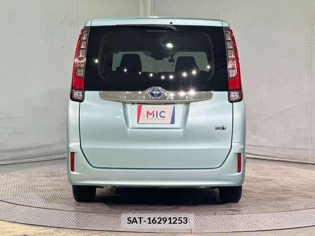 Toyota NOAH HYBRID 2016-07 7963026-5