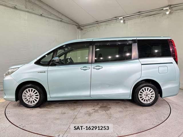 Toyota NOAH HYBRID 2016-07 7963026-7