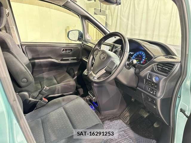 Toyota NOAH HYBRID 2016-07 7963026-8
