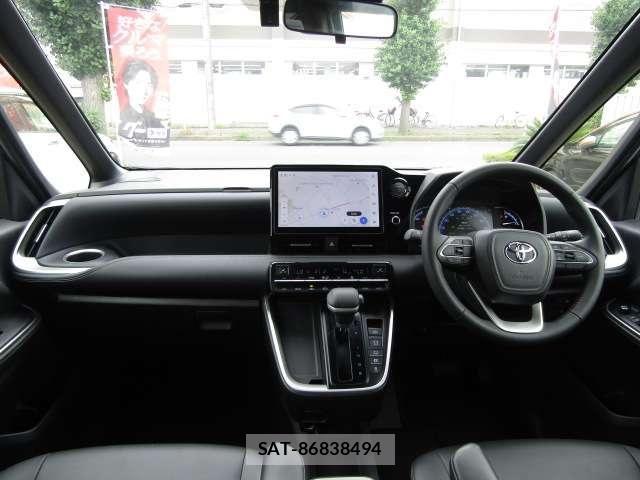 Toyota NOAH HYBRID 2024-02 7963023-25