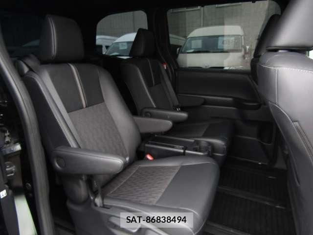Toyota NOAH HYBRID 2024-02 7963023-6