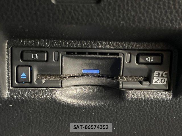 Toyota NOAH HYBRID 2022-06 7980364-10
