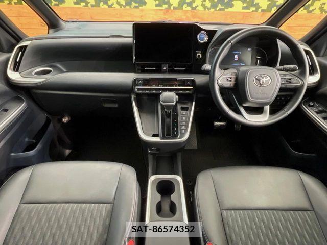 Toyota NOAH HYBRID 2022-06 7980364-1