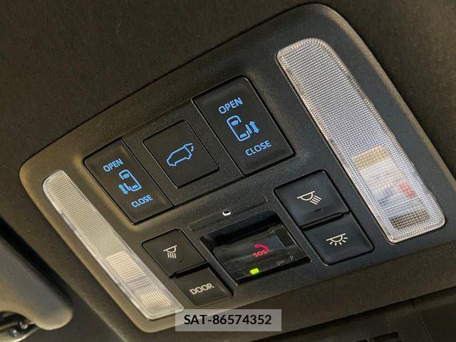 Toyota NOAH HYBRID 2022-06 7980364-4