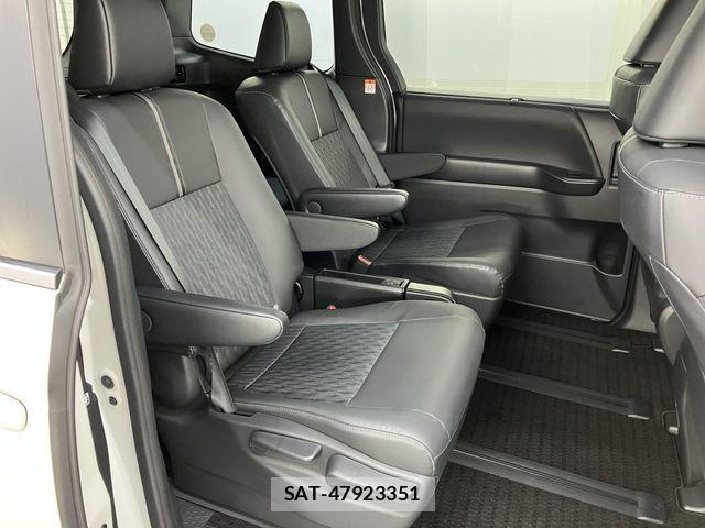 Toyota NOAH HYBRID 2022-11 7980363-10