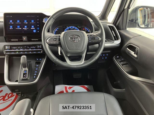 Toyota NOAH HYBRID 2022-11 7980363-1