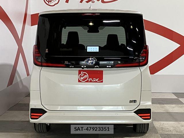 Toyota NOAH HYBRID 2022-11 7980363-2