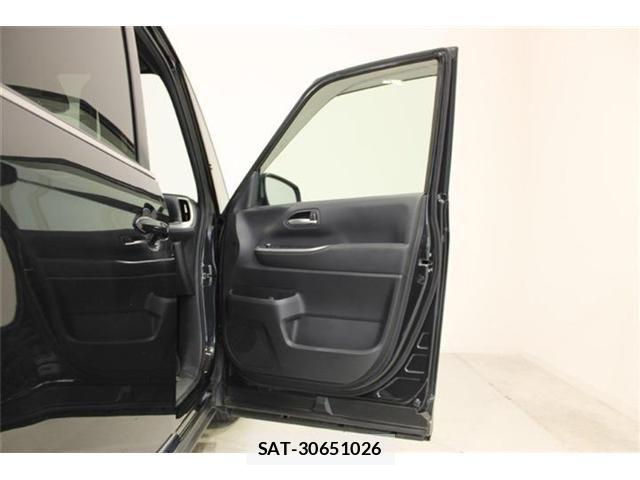 Toyota NOAH HYBRID 2023-01 8037284-27