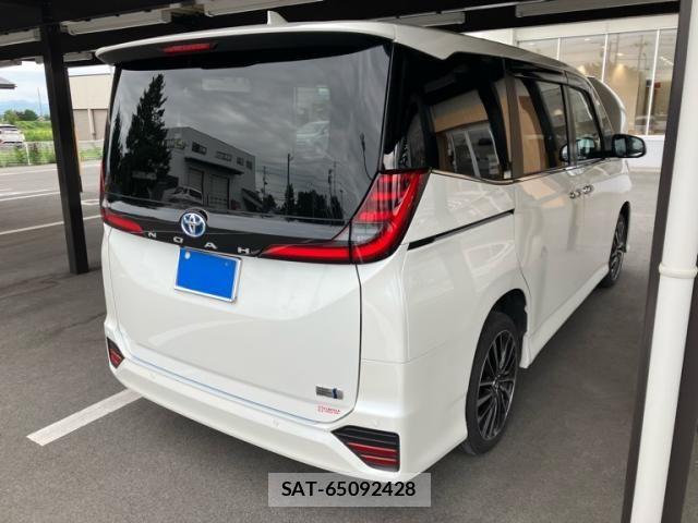 Toyota NOAH HYBRID 2024-05 8037283-11