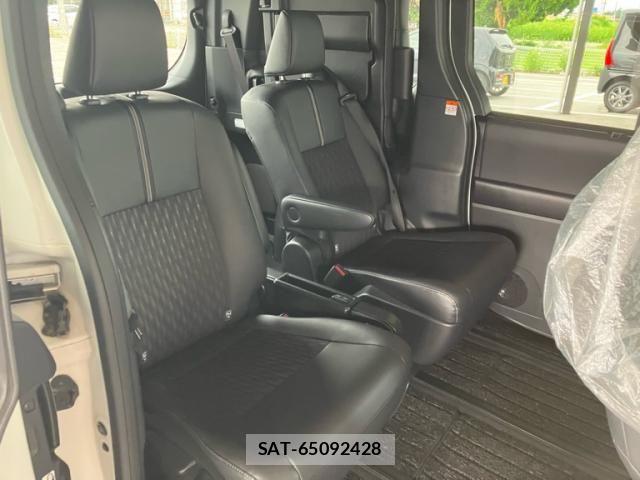 Toyota NOAH HYBRID 2024-05 8037283-25