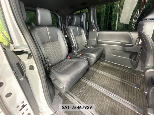 Toyota NOAH HYBRID 2023-09 8074948-8