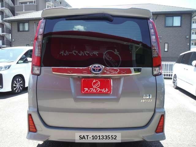 Toyota NOAH HYBRID 2016-10 8100881-9