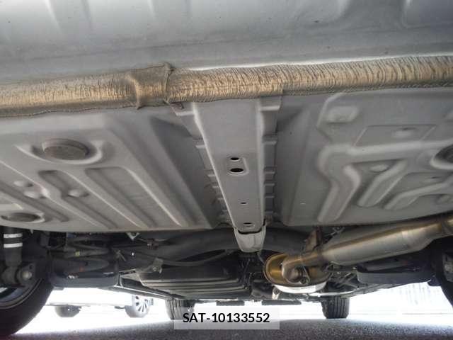 Toyota NOAH HYBRID 2016-10 8100881-12