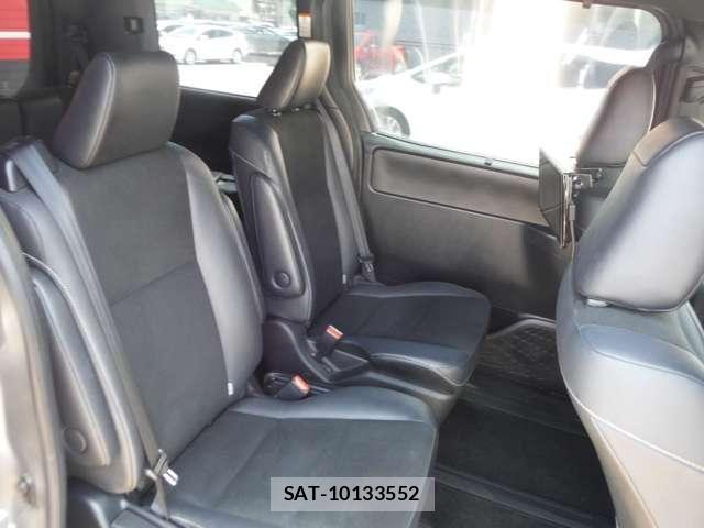 Toyota NOAH HYBRID 2016-10 8100881-17