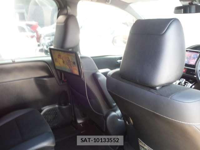 Toyota NOAH HYBRID 2016-10 8100881-19